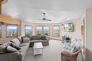 Surf-or-Sound-Realty-961-Buxton-Sunsets-Great-Room-2