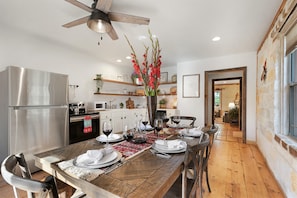 Our gorgeous dining room is ideal for your family dinners! Reach out to our Customer Service team to receive your private chef free quote today!