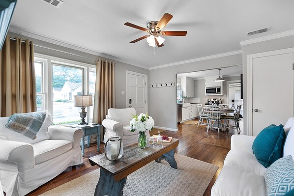Welcome to the Llano Street Suites! Come relax and have an amazing staycation in our beautiful property! Perfect for retreats, groups, families, and getaways.