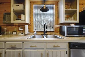 ColesCreek-Kitchen2