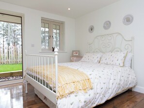Double bedroom | Breckland Cottage, Hockwold