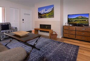 Entrance, living room