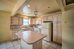 Kitchen | Fully Equipped