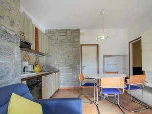 Tabelle, Möbel, Eigentum, Couch, Stuhl, Bilderrahmen, Holz, Gebäude, Wohnzimmer, Beleuchtung