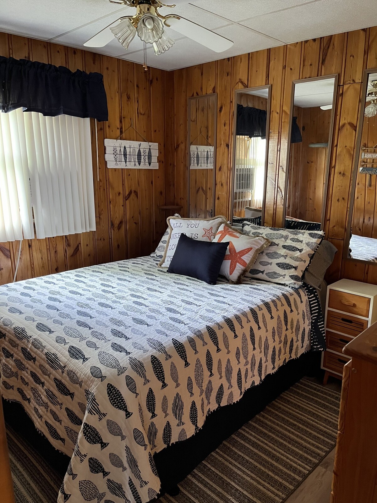 Cozy Cabin Setting – Secord Lake (kayaking) – ORV Trails & Golf Courses nearby