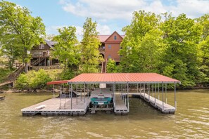 LAKESIDE DOCK AND EXTERIOR