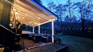Solar lights throughout (may not come on if no sunlight provided during the day)