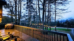 Solar lights throughout (may not come on if no sunlight provided during the day)