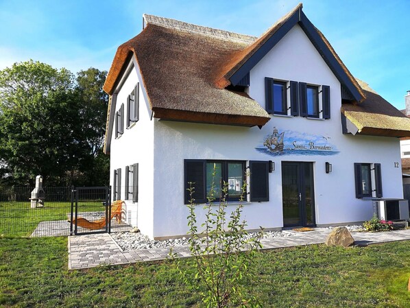 Luxus Reethaus am Meer bis 8 Personen Sauna Wlan Kamin Wasch