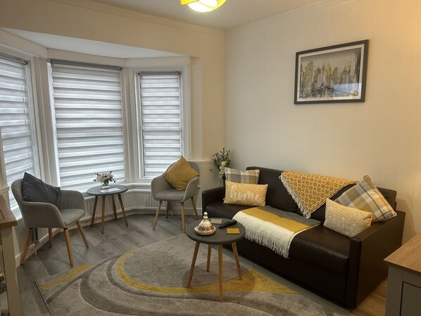 Living Room / Lounge