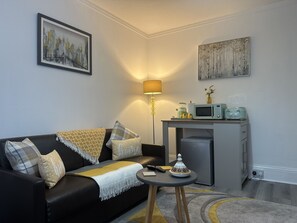 Living Room / Lounge