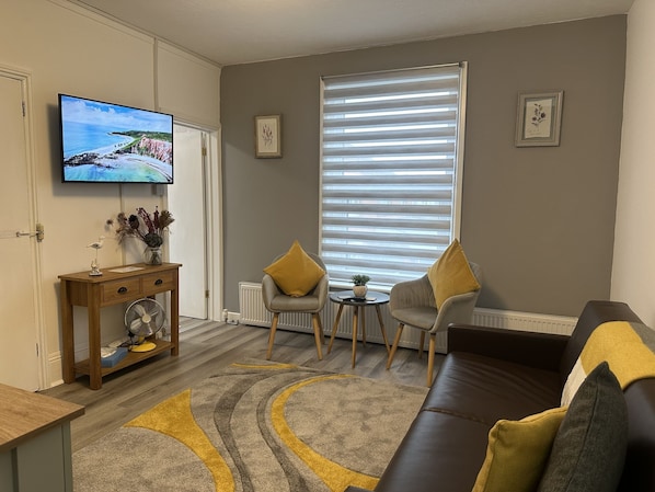Living Room / Lounge