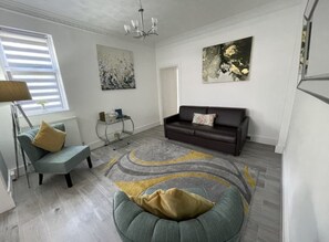 Living Room / Lounge