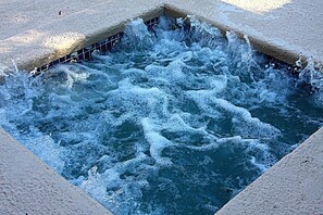屋外スパ浴槽
