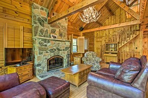 Living Room | Wood-Burning Fireplace (Firewood Provided) | Cable TV