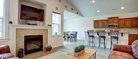 Vaulted ceiling in kitchen great room space