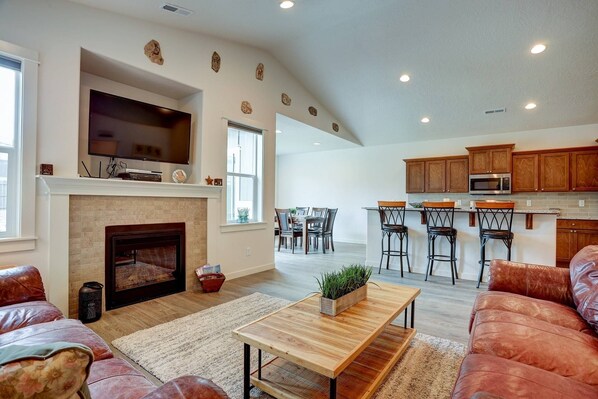 Vaulted ceiling in kitchen great room space