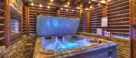 Sassafras Lodge- Hot tub with fireplace on the lower level