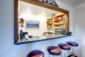 Breakfast Bar