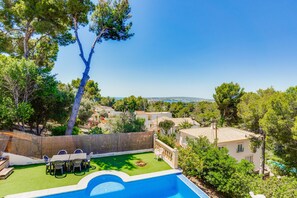 Seaviews and pine trees in Villa for holiday rental in Mallorca