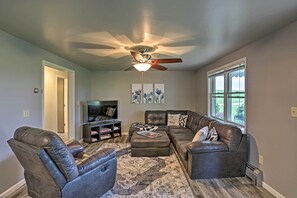 Living Room | Smart TV