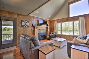 Living Area | Gas Fireplace | Sleeper Sofa