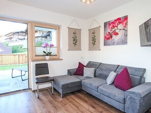 Meubles, Design Intérieur, Canapé, Sol, Sol, Salon, Bois, Pièce, Plafond, Domicile