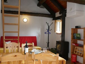 Table, Furniture, Property, Tableware, Building, Wood, Interior Design, Lighting, Floor, House