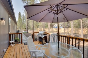 Private Backyard | 3 Steps Required for Deck Access | Forest Views