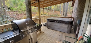 Experience the beauty of the Laurel Highlands. Book your mountain getaway today.
We offer the most unique collection of vacation homes in Laurel Highlands. From a cozy couple's getaway to a sprawling 400-acre private retreat, we have the perfect accommodations for your destination getaway.