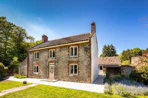 Heathcot, Holt: A beautiful brick and flint cottage dating back to the 1850's