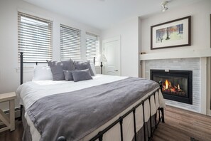 SWP Fraser Crossing 3518 king bed