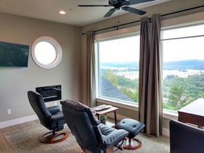 Guaranteed best views of the Columbia River.