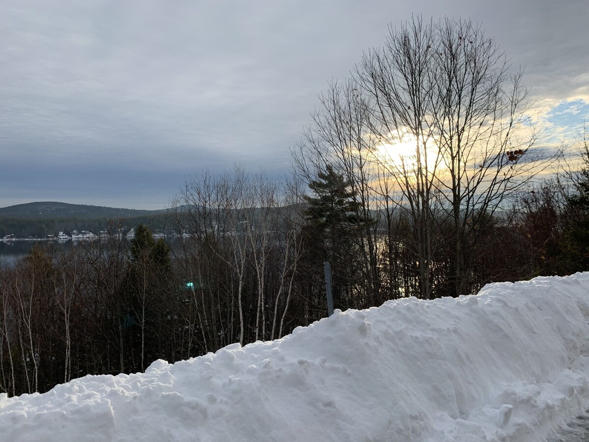 Close to Alton Bay, Lake Winnipesaukee Mt Major Gunstock Bank of NH Pavillon