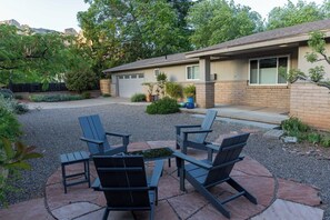Sitting area with view of Wilson Mountain