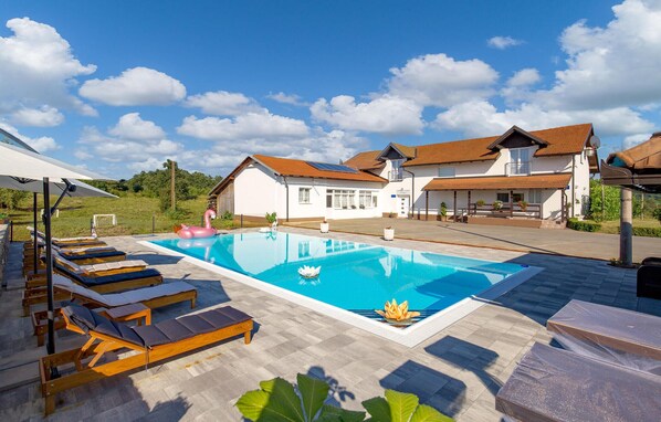 pool