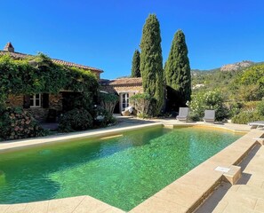 Natural feel to the terraces and pool 