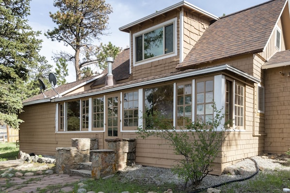 Marys Lake Cabin