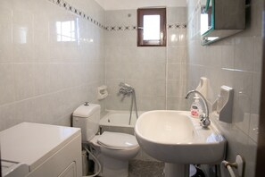 Cozy apartment,Next to amenties in Areopoli,Mani,Peloponese,Greece
