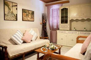 Cozy apartment,Next to amenties in Areopoli,Mani,Peloponese,Greece