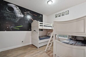 302NewProvidencePromenade-05