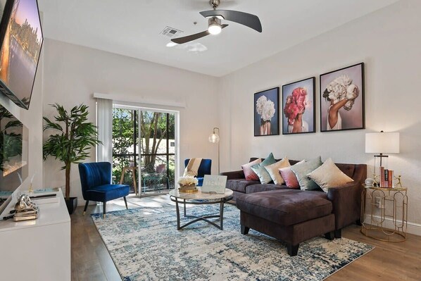 302NewProvidencePromenade-19