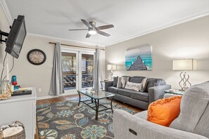 Heron Pointe C2 Living Area
