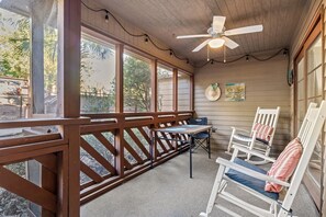 Heron Pointe C2 Screened Balcony