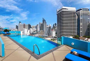 屋外プール
