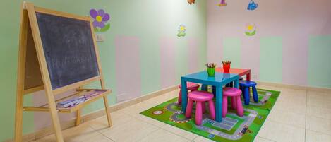 Children’s play area – indoor