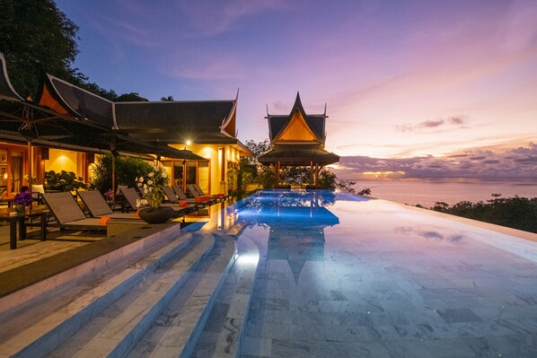 Rooftop pool