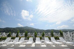 Sundeck