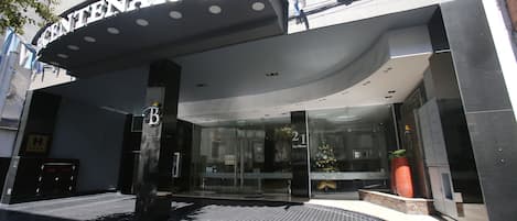 Fachada da propriedade