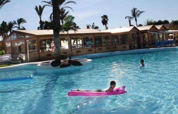 Utomhuspool